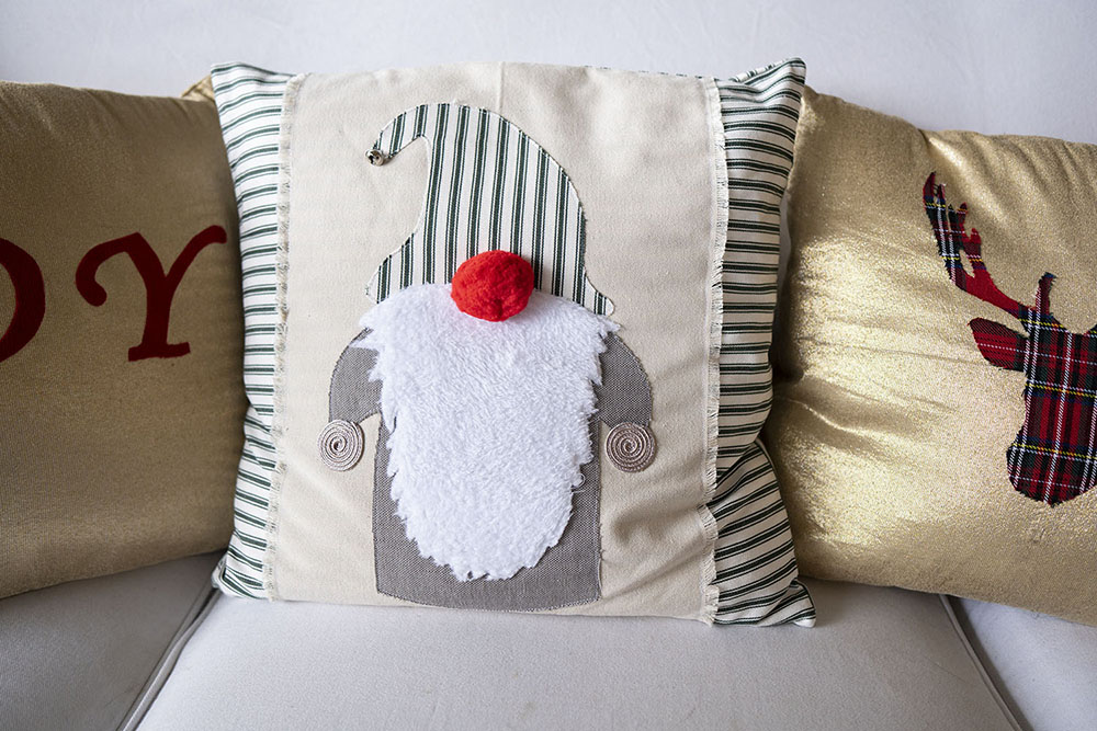 How to Put an Invisible Zip into a Cushion Living a Real Life